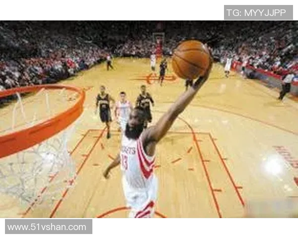 火箭队在对阵步行者的比赛中展现强大实力取得大胜,球迷欢呼不断 火箭队在对阵步行者的比赛中展现强大实力取得大胜,球迷欢呼不断