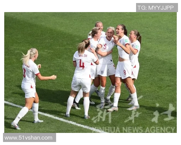 英格兰女足迎战法国队欧杯对决引发热烈期待与关注