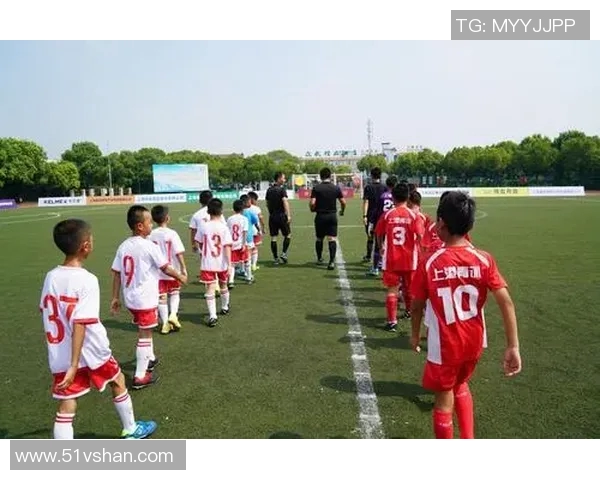 范子铭的成长之路：从青涩少年到职场精英的蜕变与奋斗